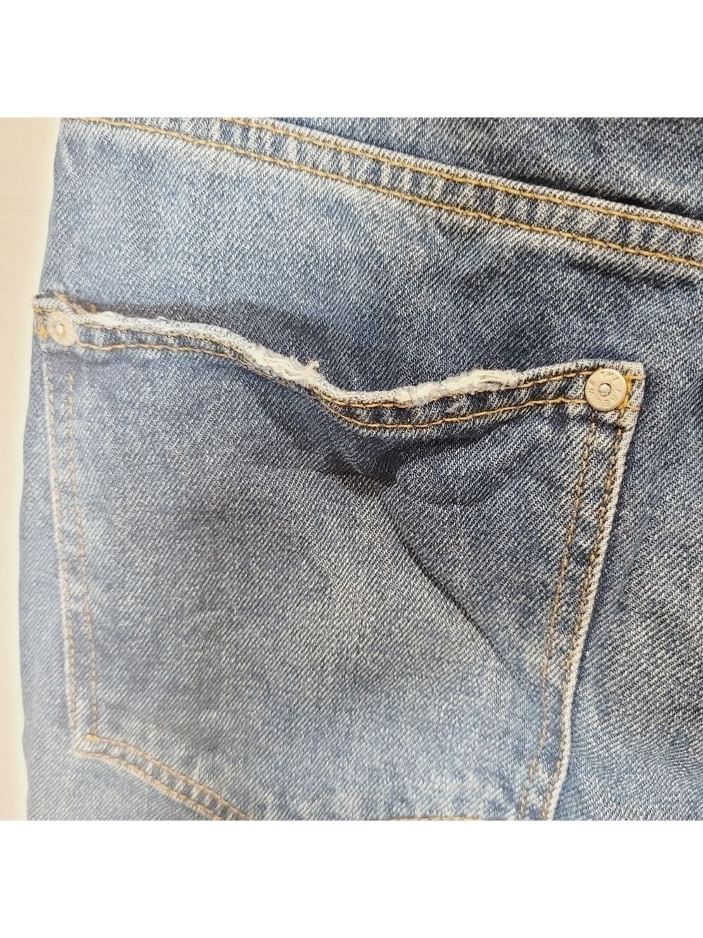 We the Free distressed button fly High rise jean - Picture 9 of 11